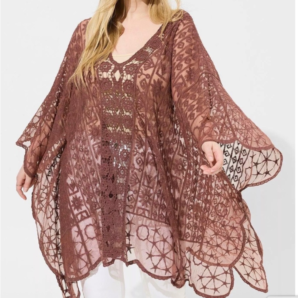 Scalloped Lace Poncho - Rose Taupe - NEW - Never Worn